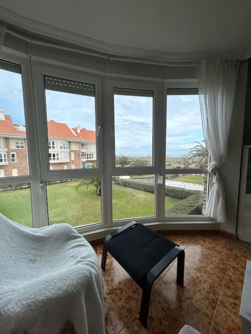 Playa De Berria -Apartamento Con Piscina Y Vistas Al Mar Santoña Dış mekan fotoğraf