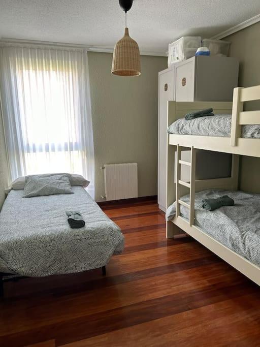 Playa De Berria -Apartamento Con Piscina Y Vistas Al Mar Santoña Dış mekan fotoğraf